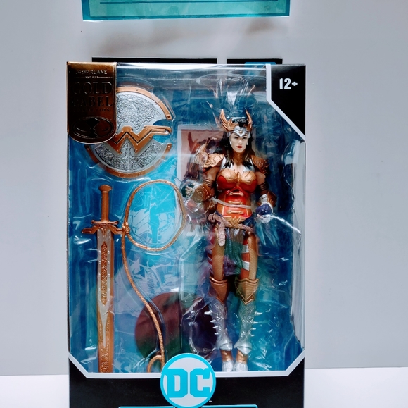 DC Multiverse Wonder Woman Gold Label - Picture 2 of 6